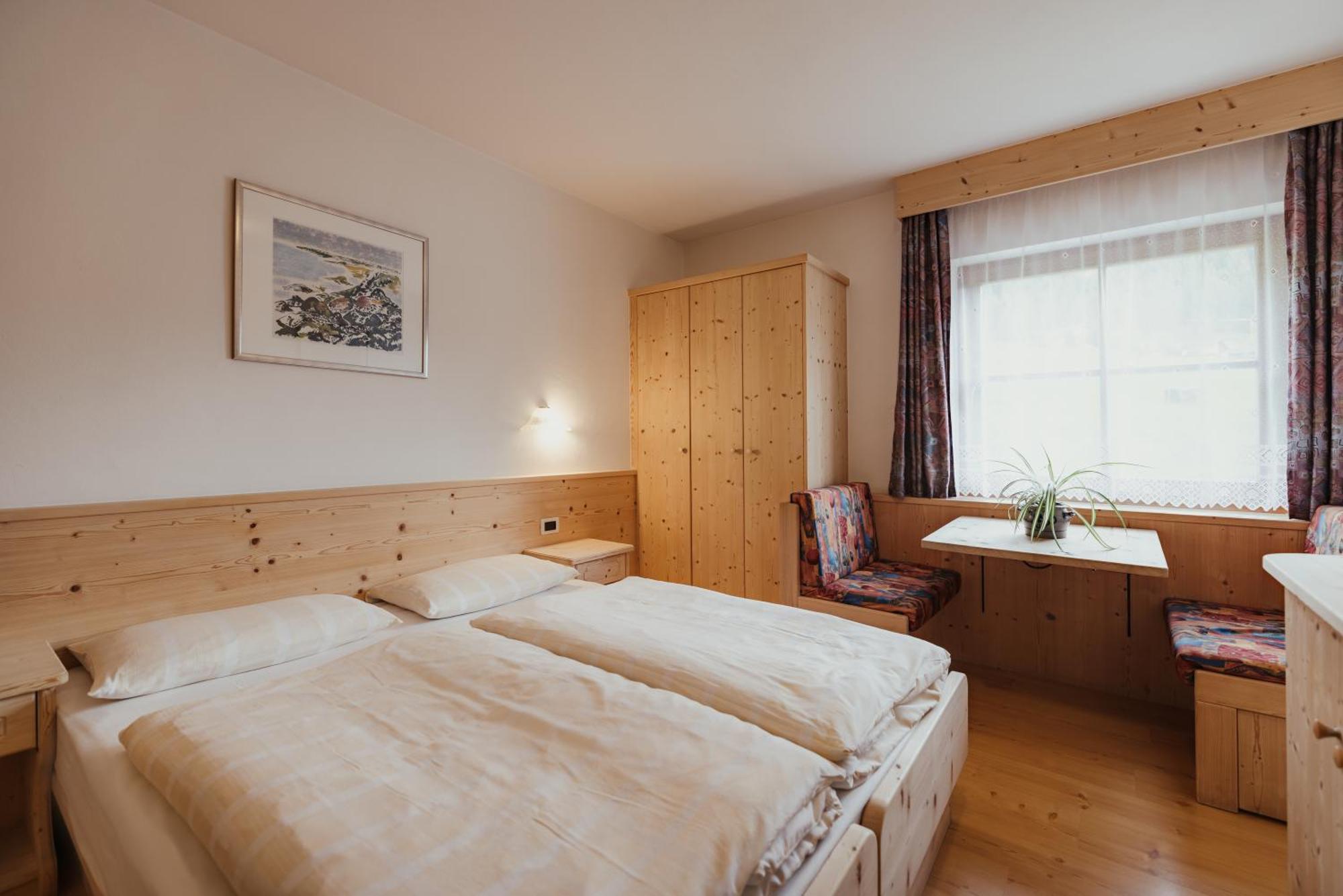 Residence Costa Burjada Кольфоско Экстерьер фото