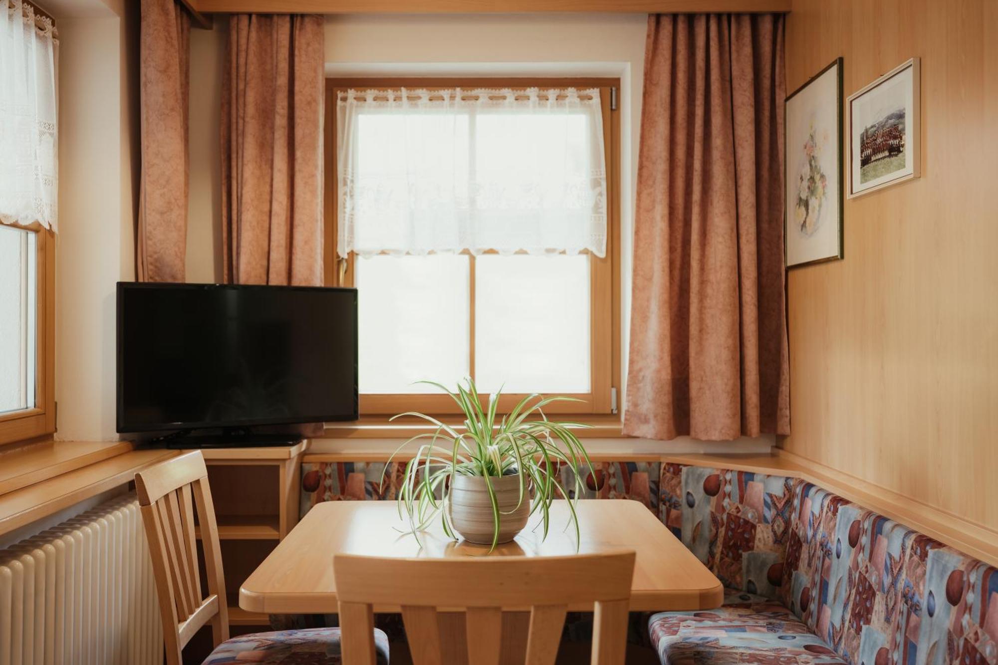 Residence Costa Burjada Кольфоско Экстерьер фото