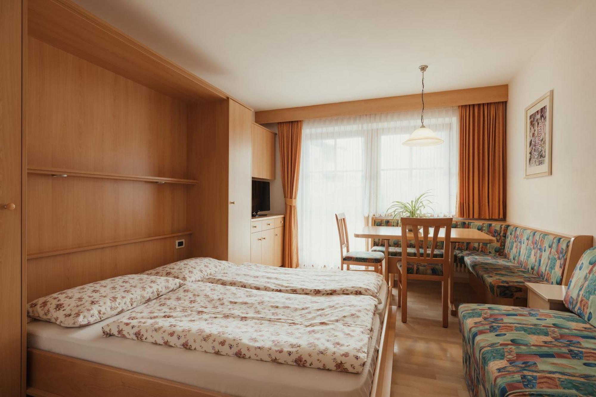 Residence Costa Burjada Кольфоско Экстерьер фото