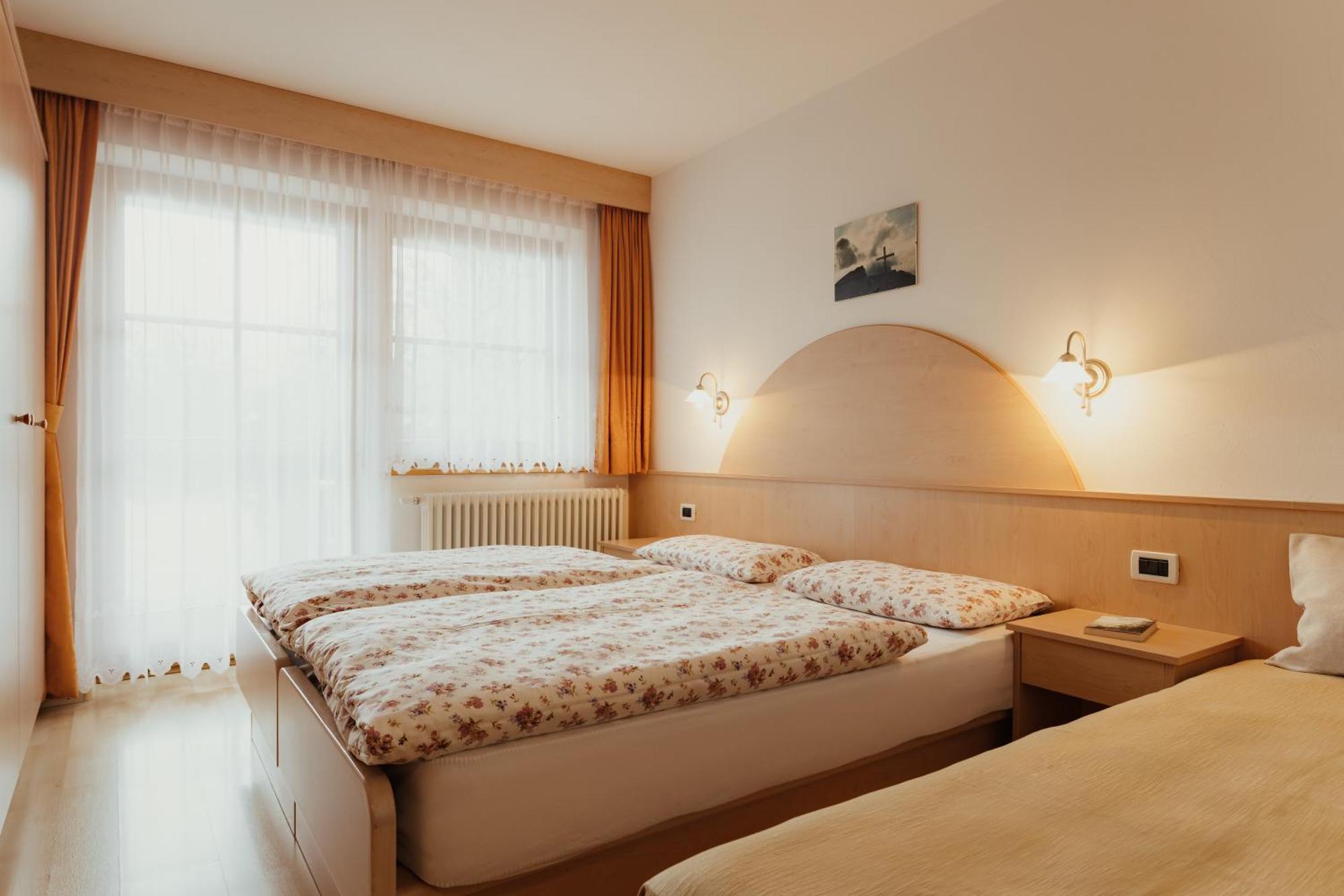 Residence Costa Burjada Кольфоско Экстерьер фото