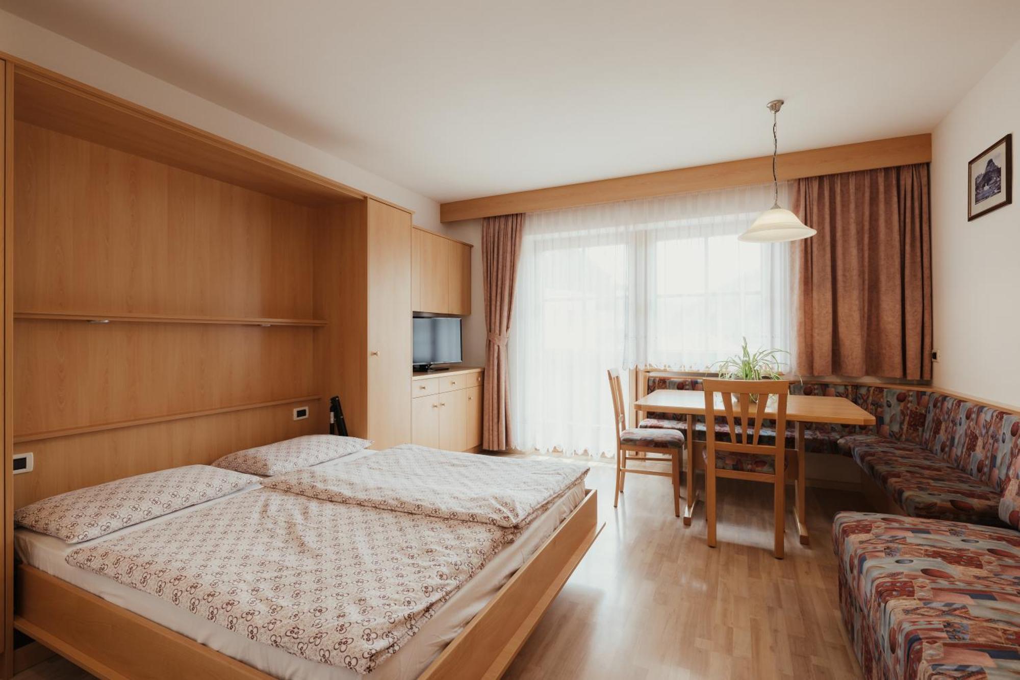 Residence Costa Burjada Кольфоско Экстерьер фото